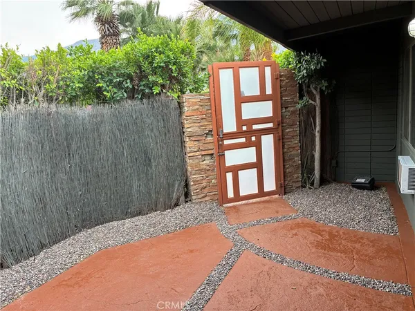 $1,495 | 912 East Chuckwalla Road, Palm Springs, CA 92262