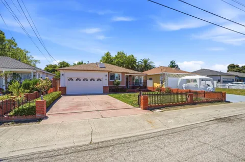 $975,000 | 439 Wisteria Drive, East Palo Alto, CA 94303