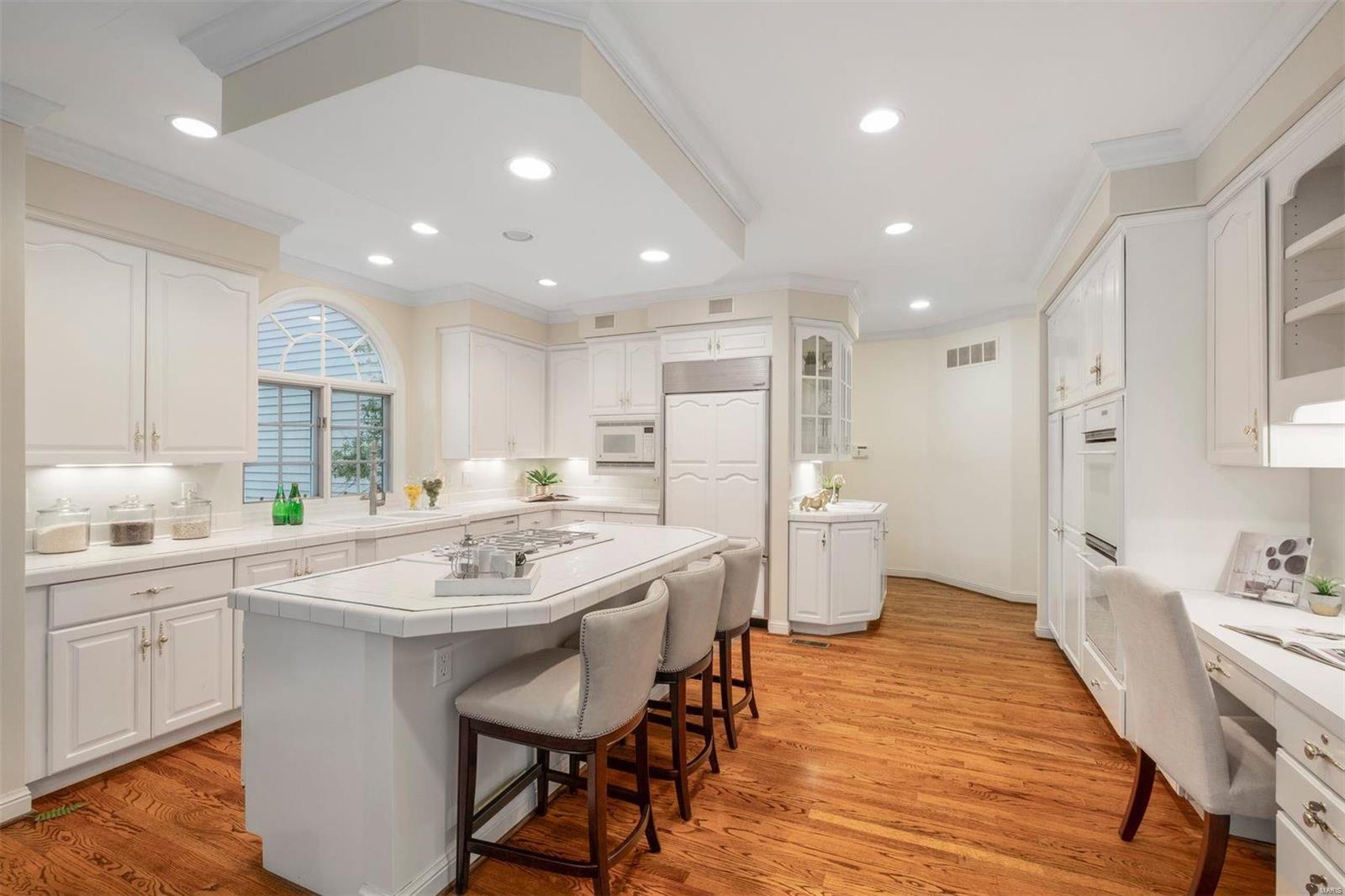12536 Conway Road Creve Coeur, MO 63141 - Photo 11 of 33 Gallery Image 11