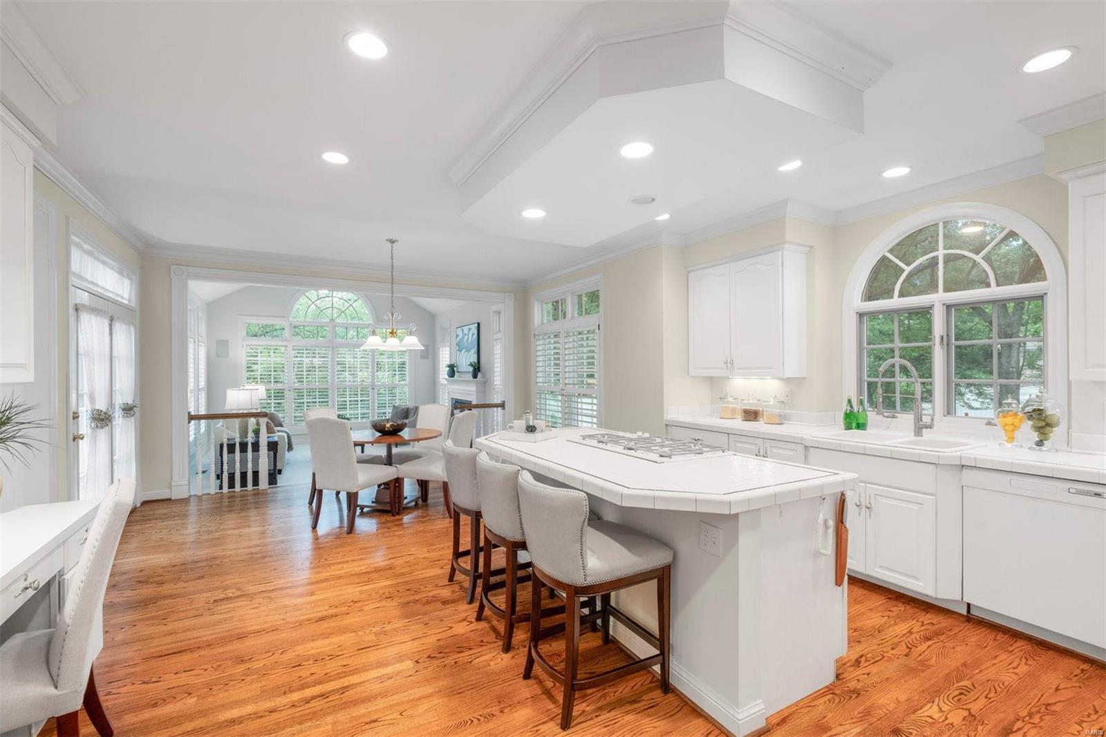 12536 Conway Road Creve Coeur, MO 63141 - Photo 8 of 33 Gallery Image 8