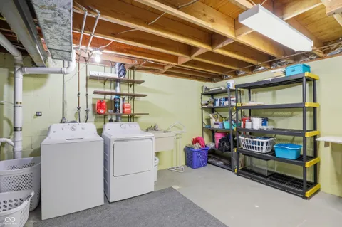 $285,000 | 362 Carmelaire Court, Carmel, IN 46032