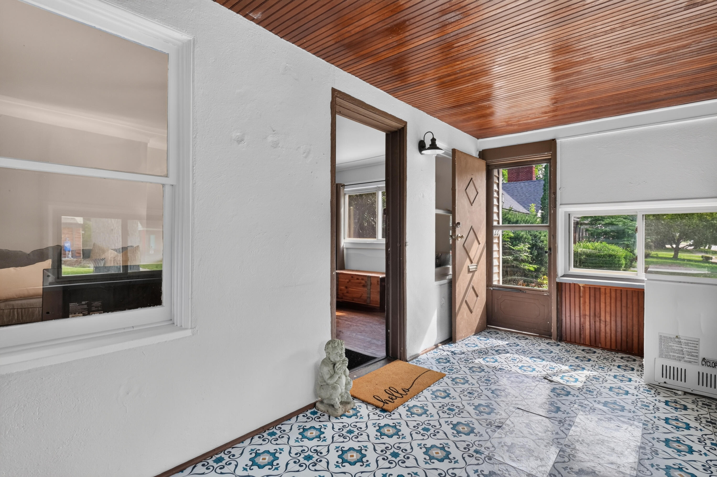 2022 Hampton Road Grosse Pointe, MI 48236 - Photo 5 of 44 07-2022-Hampton-Rd-Grosse-Pointe-Woods-M