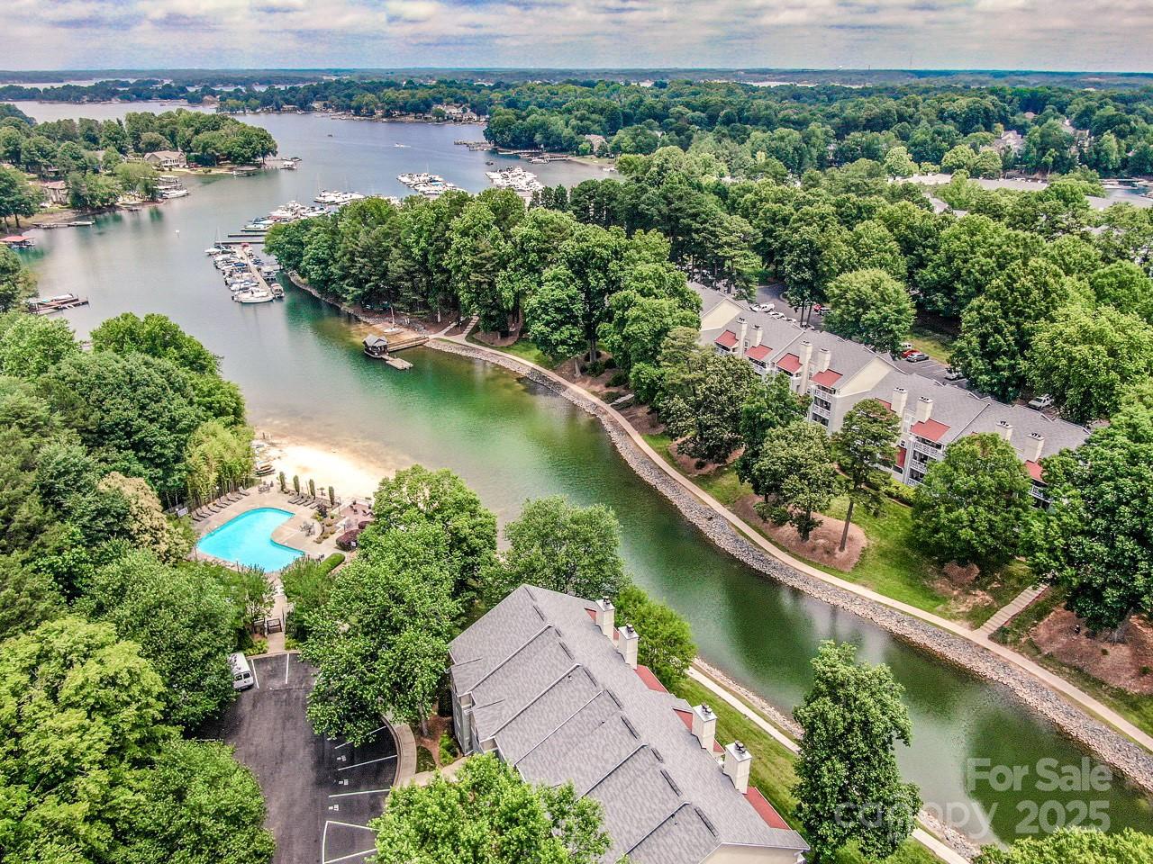 19901 Henderson Road, Unit M Cornelius, NC 28031 - Photo 15 of 41 Gallery Image 15