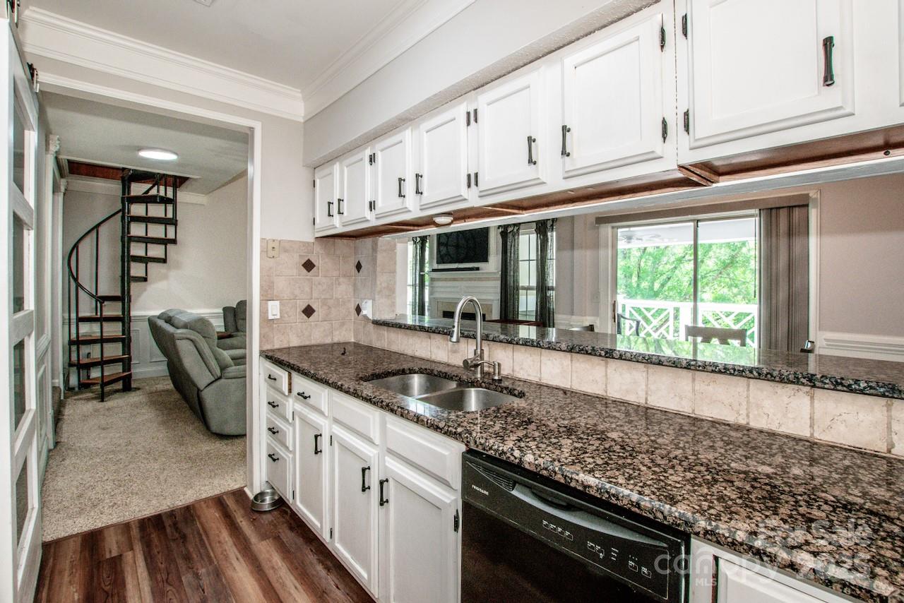 19901 Henderson Road, Unit M Cornelius, NC 28031 - Photo 24 of 41 Gallery Image 24