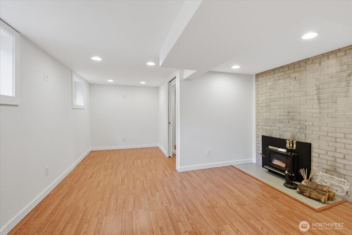 3733 Southwest Webster Street Seattle, WA 98126 - Photo 13 of 22
