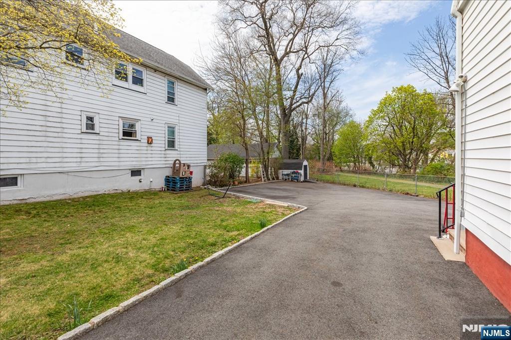 296 Berkeley Avenue Bloomfield, NJ 07003 - Photo 33 of 48