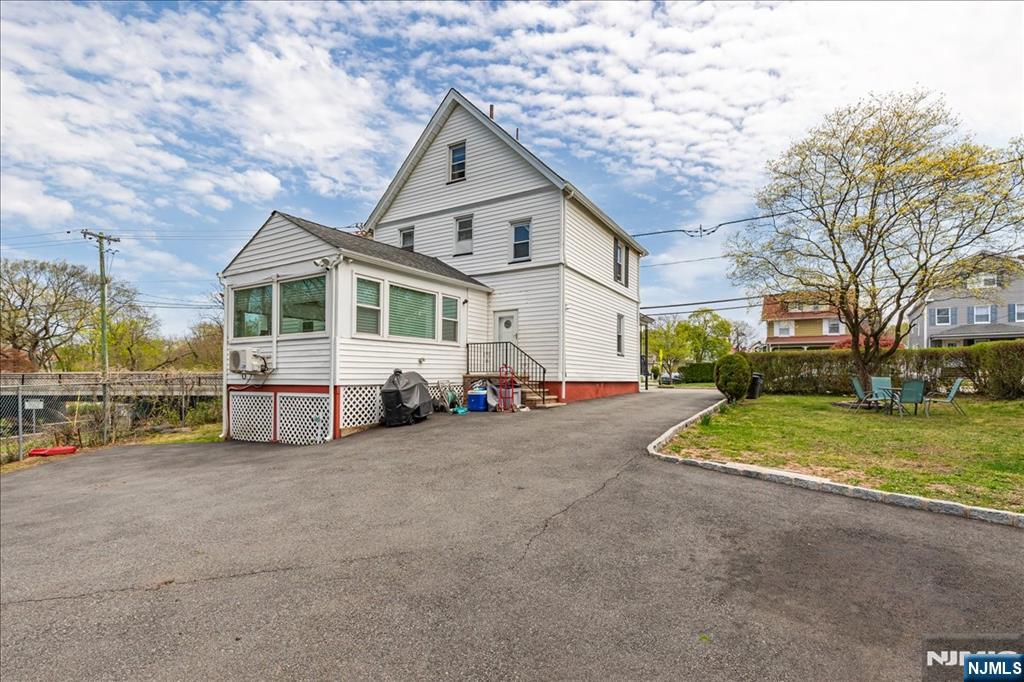 296 Berkeley Avenue Bloomfield, NJ 07003 - Photo 38 of 48