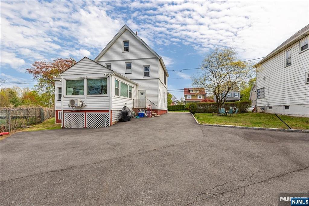 296 Berkeley Avenue Bloomfield, NJ 07003 - Photo 39 of 48