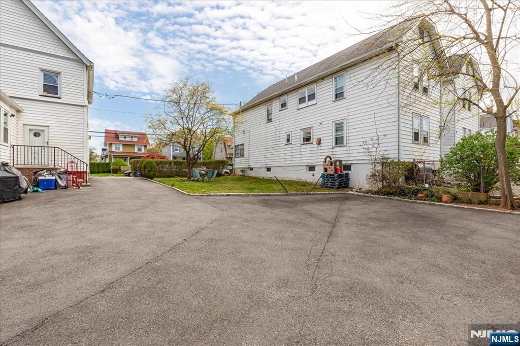 296 Berkeley Avenue Bloomfield, NJ 07003 - Photo 40 of 48