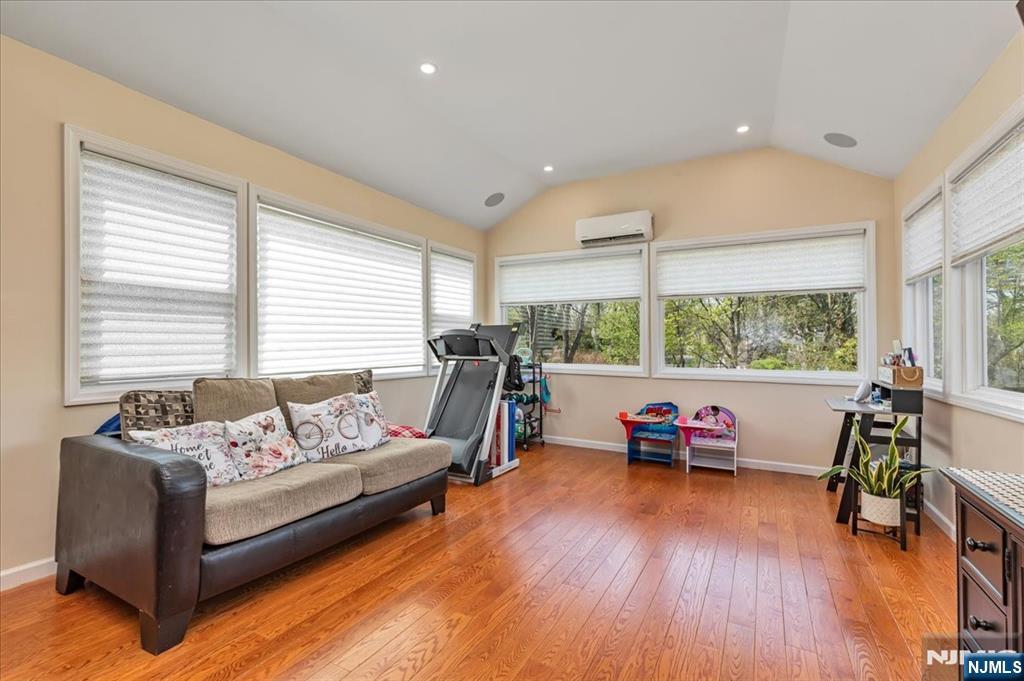 296 Berkeley Avenue Bloomfield, NJ 07003 - Photo 7 of 48