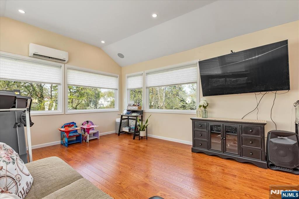 296 Berkeley Avenue Bloomfield, NJ 07003 - Photo 8 of 48