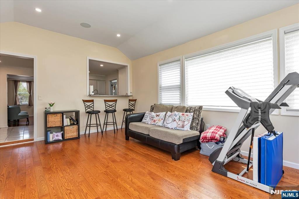 296 Berkeley Avenue Bloomfield, NJ 07003 - Photo 9 of 48