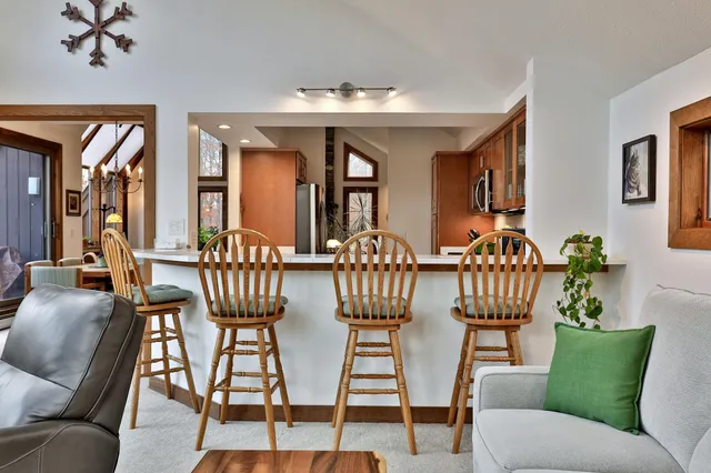 $885,000 | 559 Crimson Hawk Road, Plymouth, VT 05056