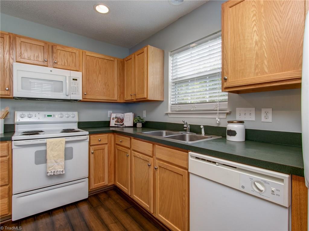 4614 Cross Ridge Lane Greensboro, NC 27410 - Photo 9 of 30