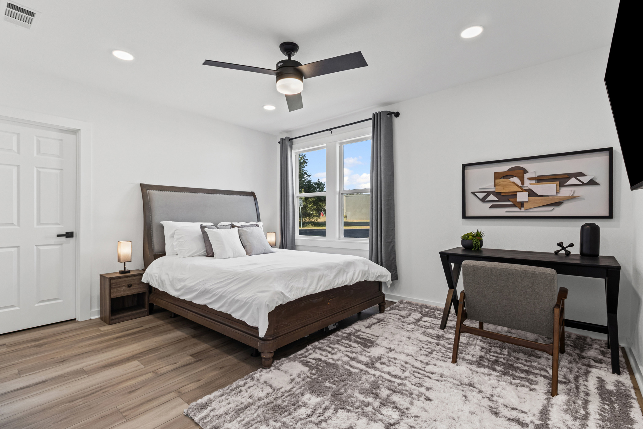 901 North Church Street Georgetown, TX 78626 - Photo 25 of 32 Bedroom with light wood-type flooring, ceiling fan, and recessed lighting