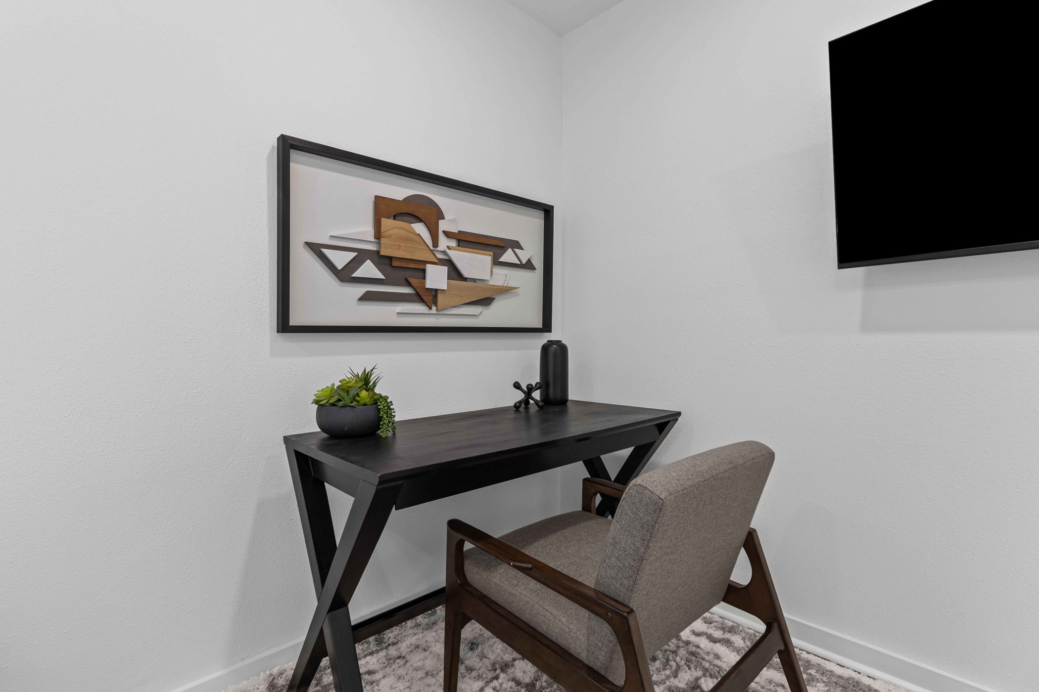 901 North Church Street Georgetown, TX 78626 - Photo 27 of 32 Office area featuring baseboards
