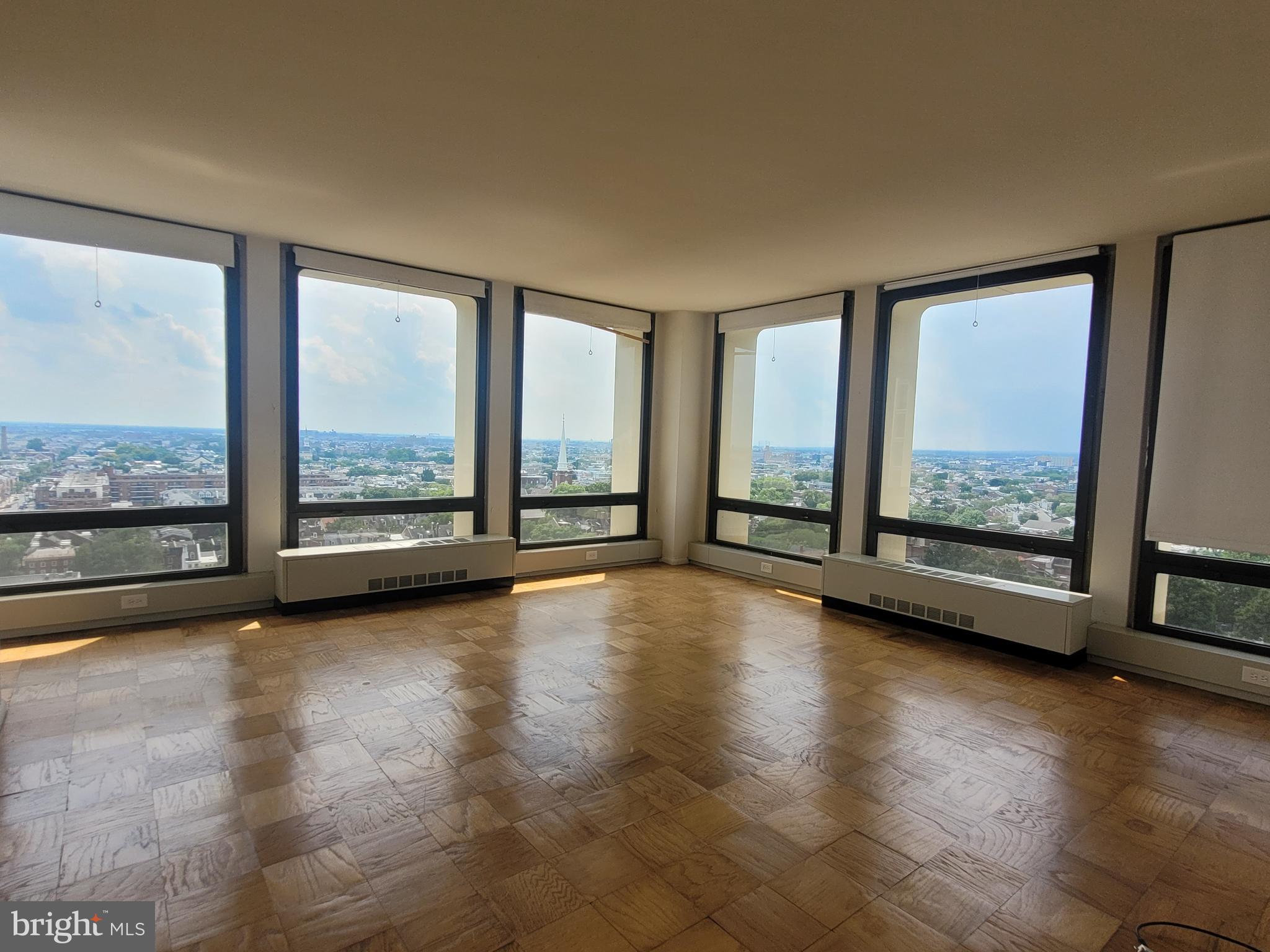 18D living/dining room