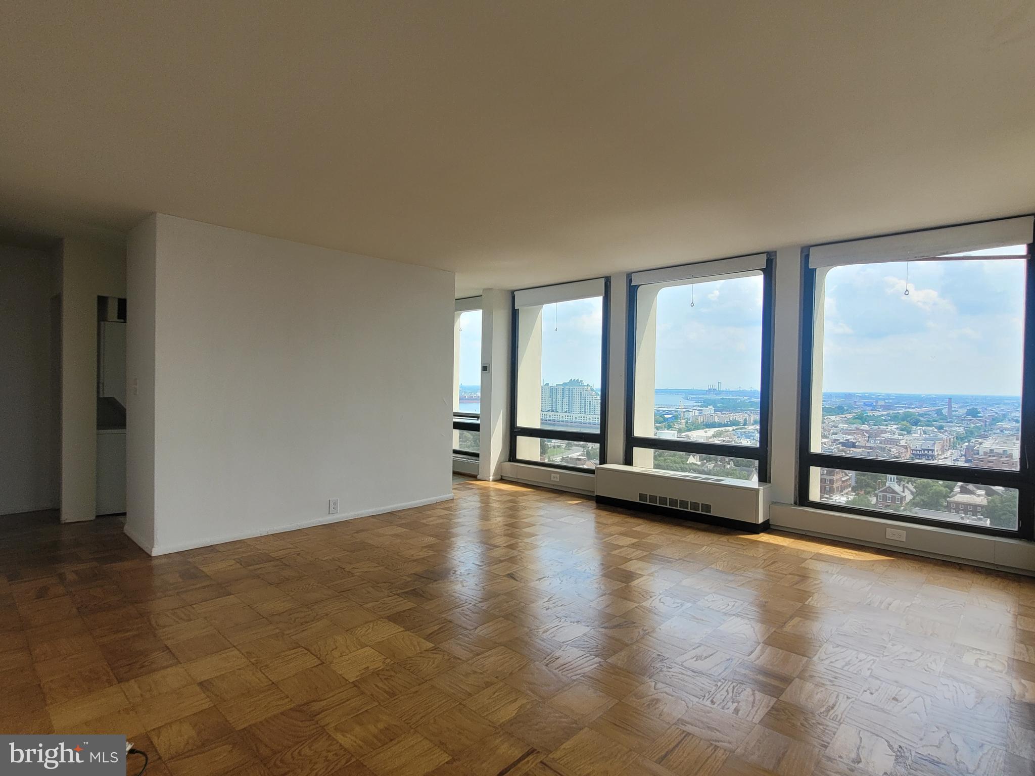 210 Locust Street, Unit 18DEW Philadelphia, PA 19106 - Photo 2 of 20 18D living/dining room