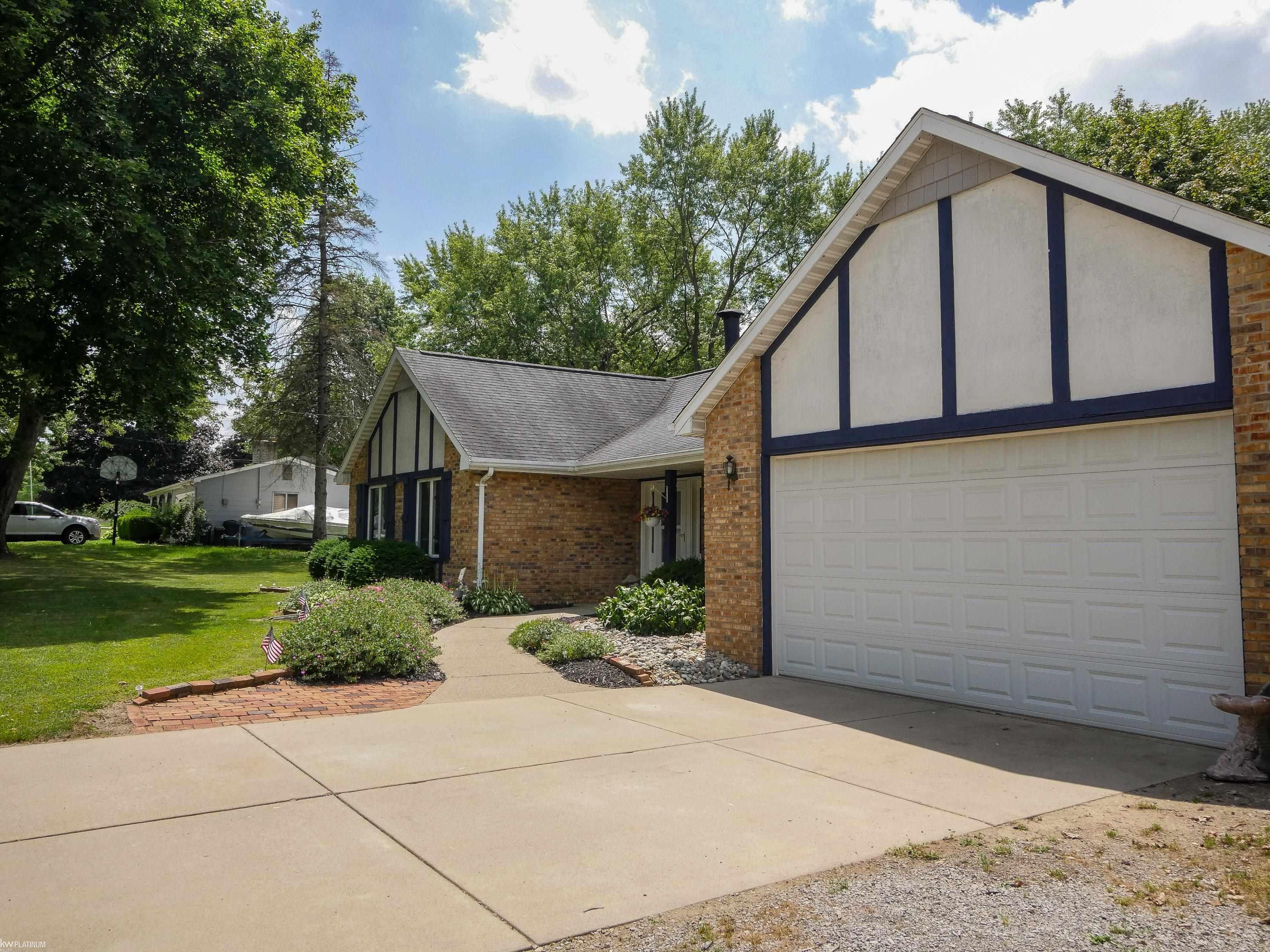 8468 Rondale Drive Grand Blanc, MI 48439 - Photo 2 of 40