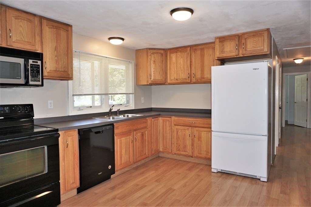 37 New Boston Road Sturbridge, MA 01566 - Photo 12 of 34