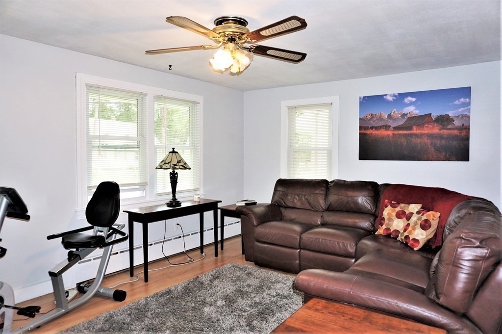 37 New Boston Road Sturbridge, MA 01566 - Photo 4 of 34