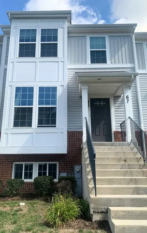 $3,200 | 67 Nicholas Drive East, Des Plaines, IL 60016