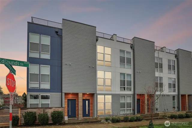 $715,000 | 2403 Southwest Edmunds Street, Seattle, WA 98106