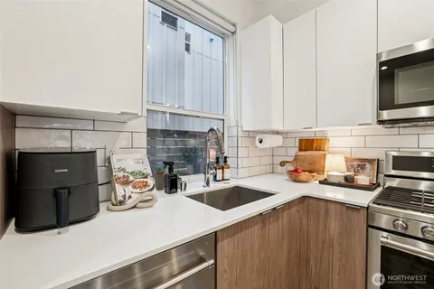 $715,000 | 2403 Southwest Edmunds Street, Seattle, WA 98106