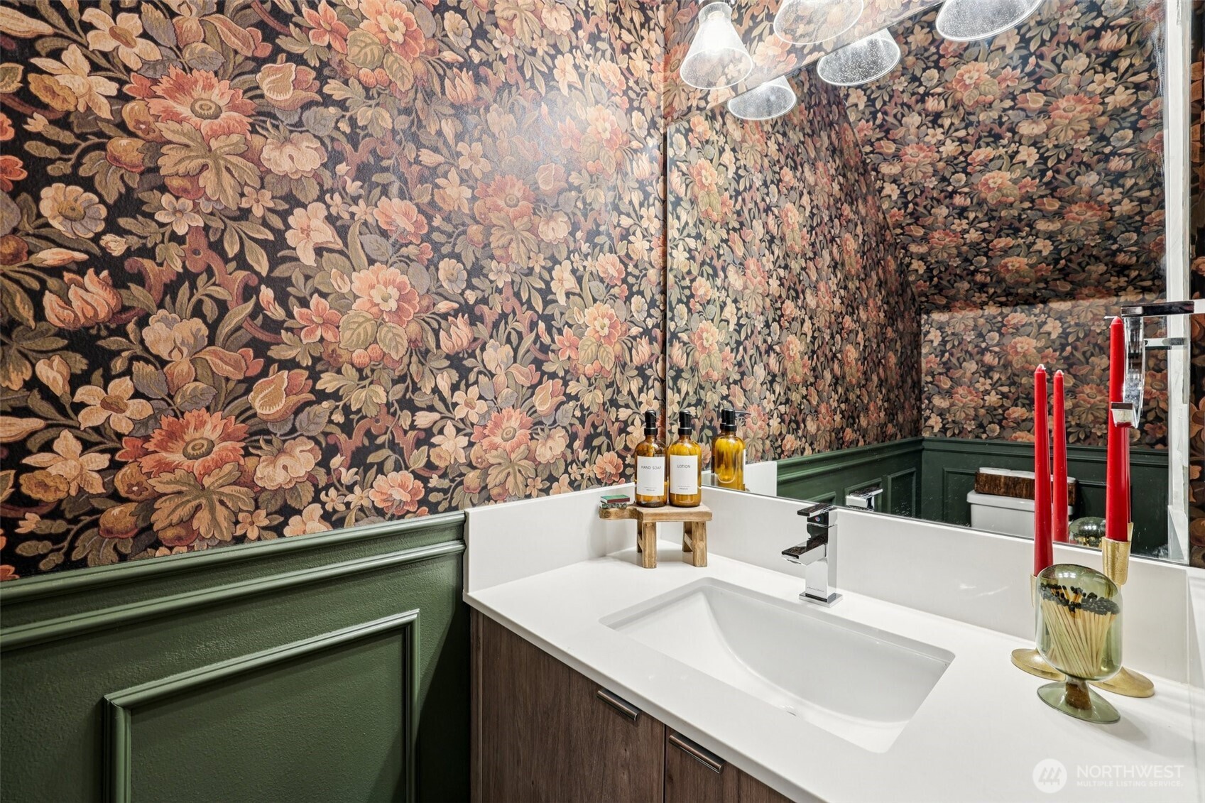 2403 Southwest Edmunds Street Seattle, WA 98106 - Photo 10 of 25