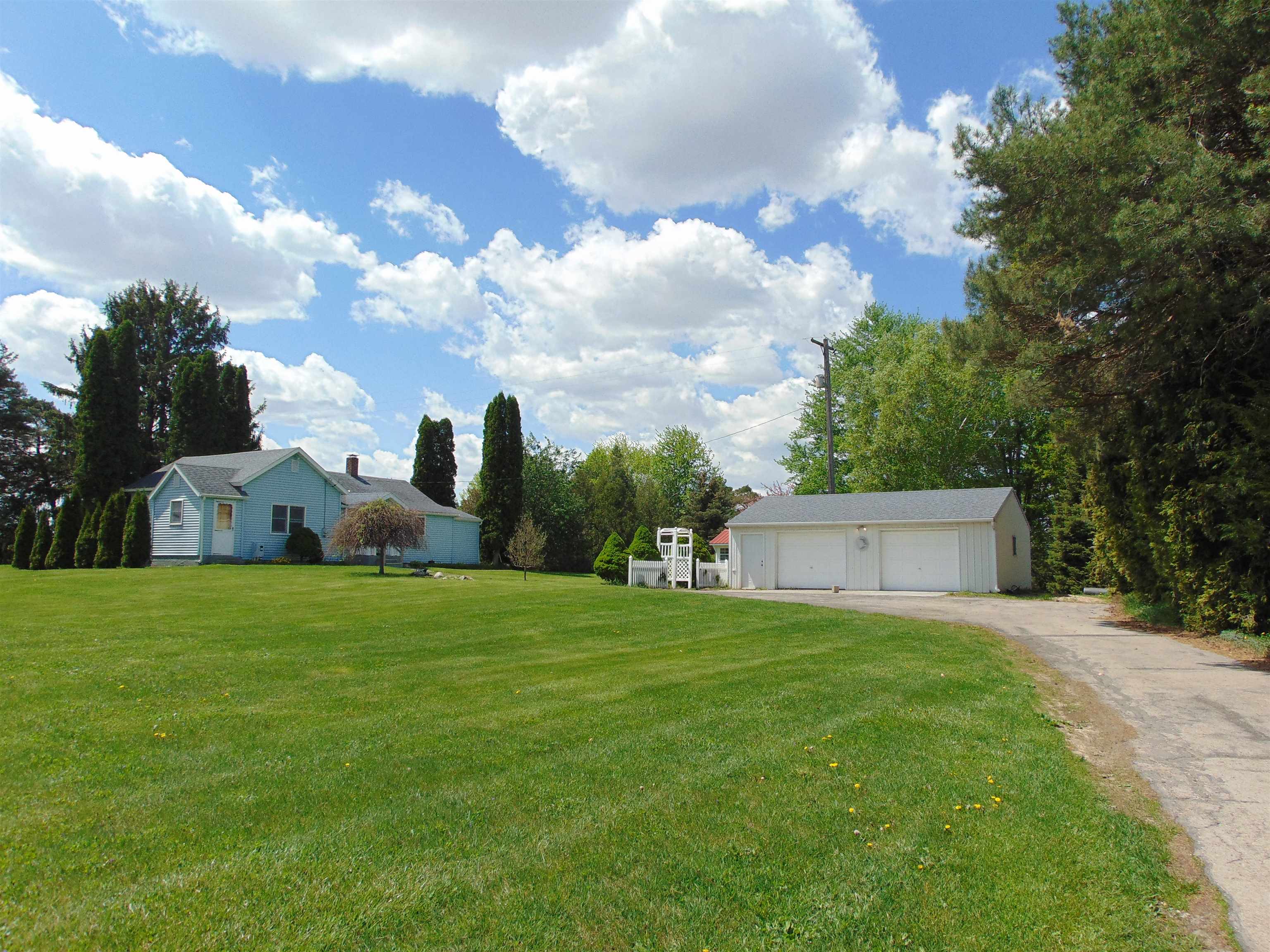 4449 North State Road Alma, MI 48801 - Photo 40 of 48 1899856-39.JPG