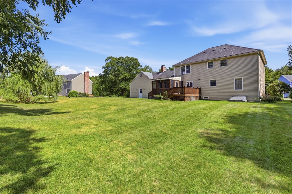 4 Oneida Place Hudson, MA 01749 - Photo 39 of 42