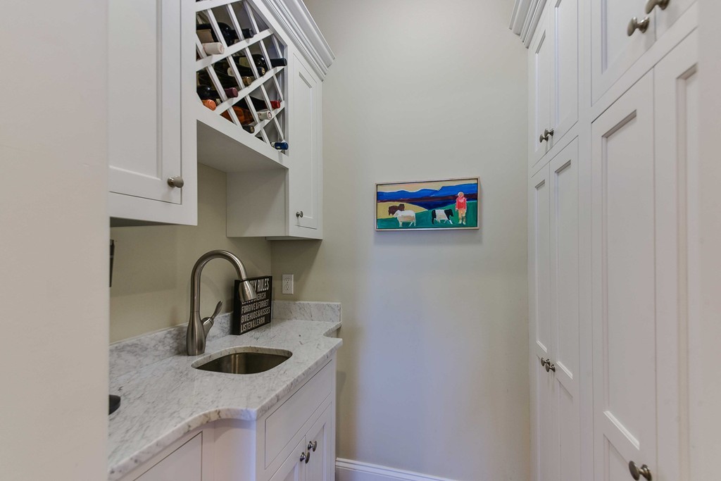 8 Chesterton Road Wellesley, MA 02481 - Photo 8 of 24 Gallery Image 8