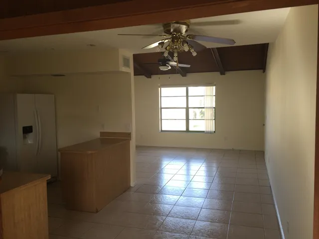 $1,900 | 5924 Longbow Lane, Unit 10, West Palm Beach, FL 33415