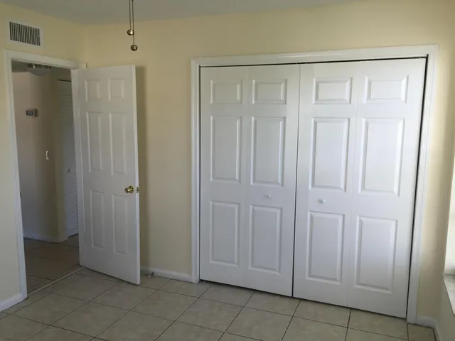 $1,900 | 5924 Longbow Lane, Unit 10, West Palm Beach, FL 33415