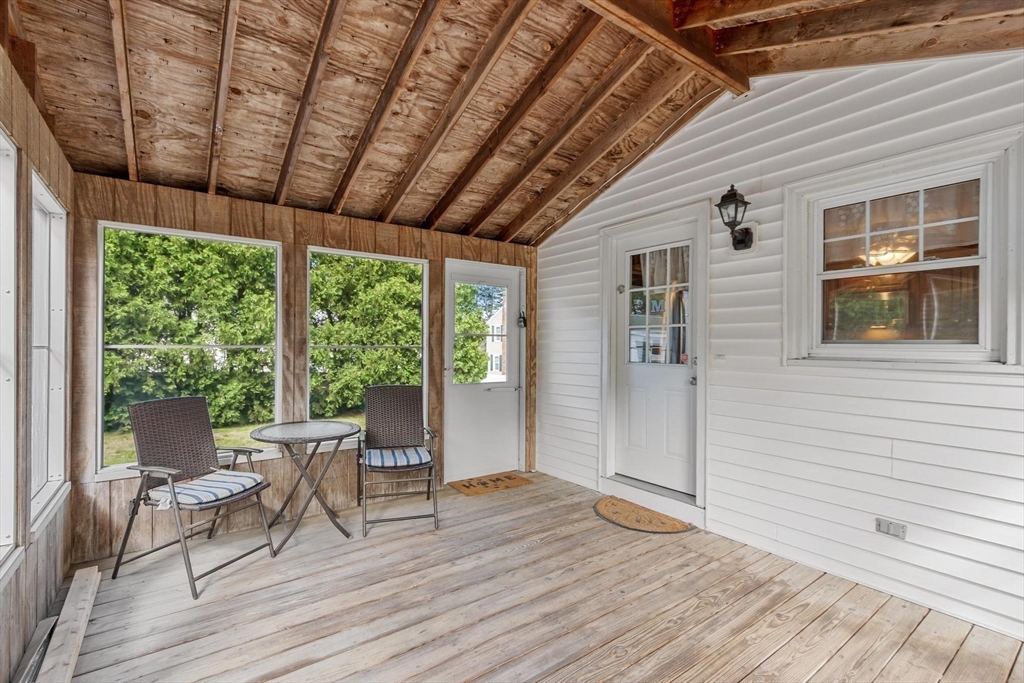 27 Sunset Road Dracut, MA 01826 - Photo 9 of 29