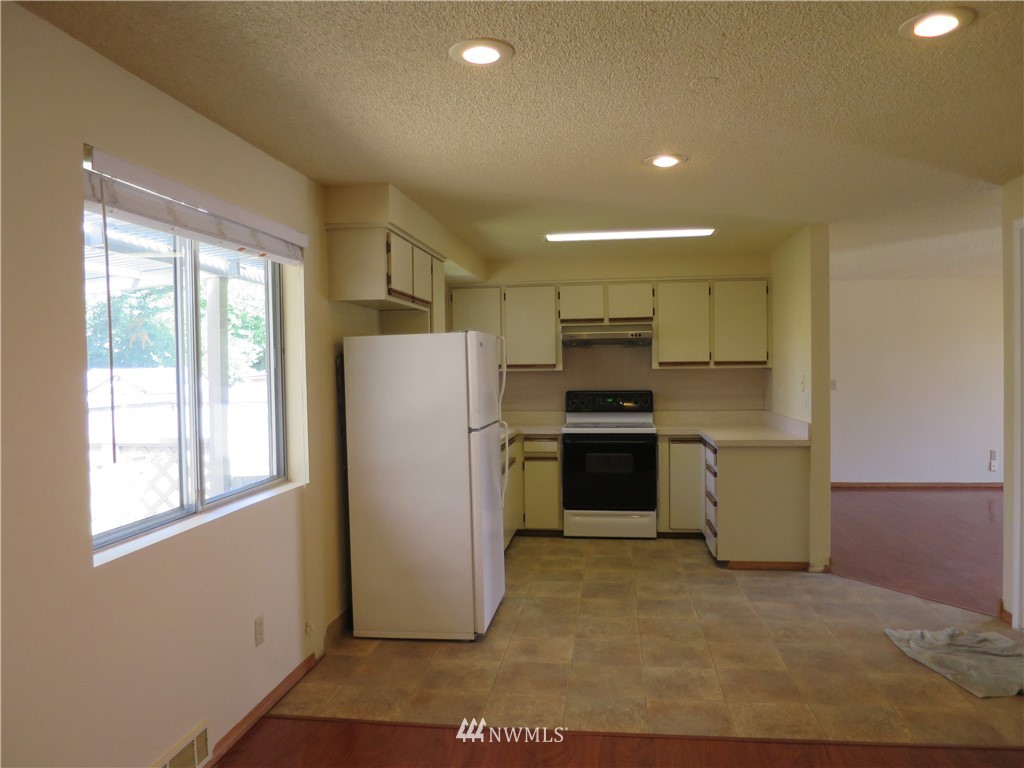 3500 Northeast 11th Place Renton, WA 98056 - Photo 11 of 19