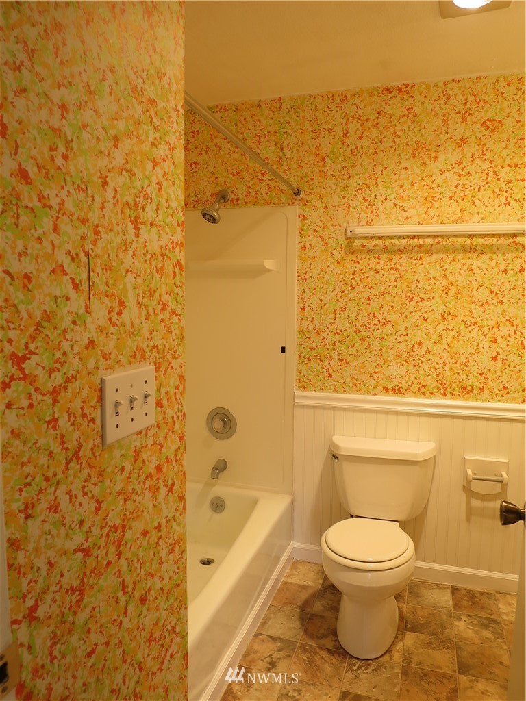3500 Northeast 11th Place Renton, WA 98056 - Photo 13 of 19