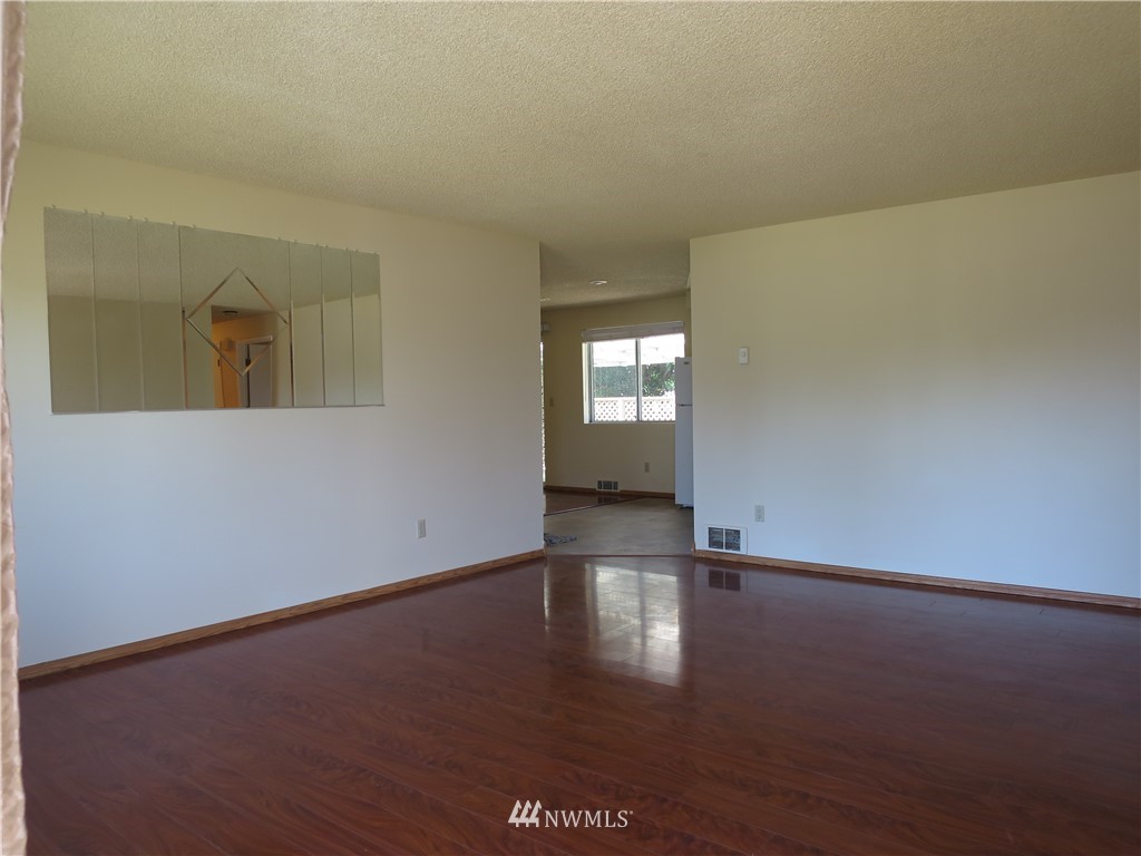 3500 Northeast 11th Place Renton, WA 98056 - Photo 6 of 19