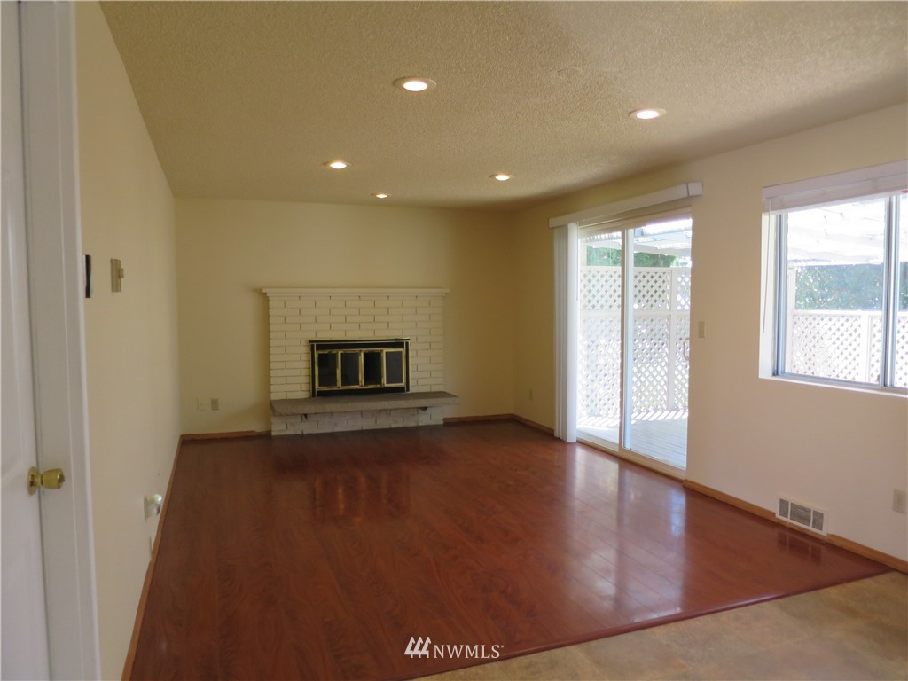 3500 Northeast 11th Place Renton, WA 98056 - Photo 7 of 19