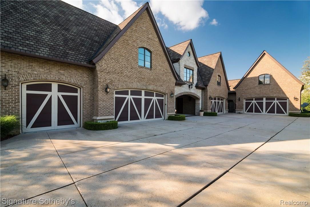 6700 Bordman Road Romeo, MI 48065 - Photo 48 of 64 7 CAR GARAGE WITH ROOM FOR LIFTS