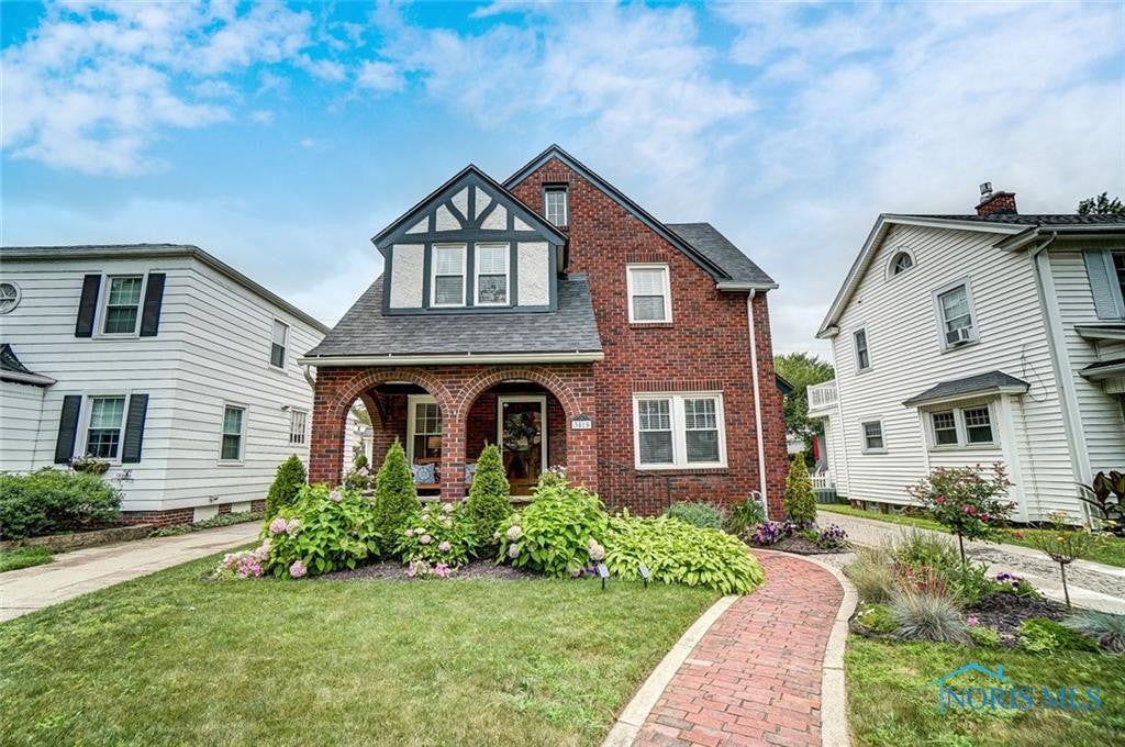 3815 Garrison Road Toledo, OH 43613 - Photo 1 of 37 Gallery Image 1