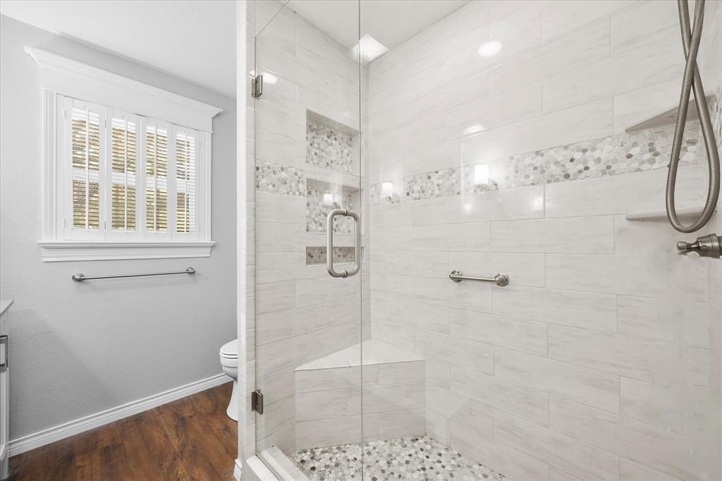 501 Ridgeview Drive Rockwall, TX 75087 - Photo 21 of 28 Who wouldn't love this shower??