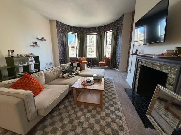 $2,850 | 12 Westland Avenue, Unit 1, Boston, MA 02115