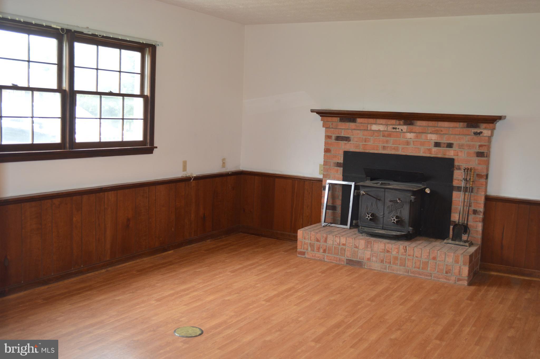 218 Ridge Road Winchester, VA 22602 - Photo 19 of 27 Den