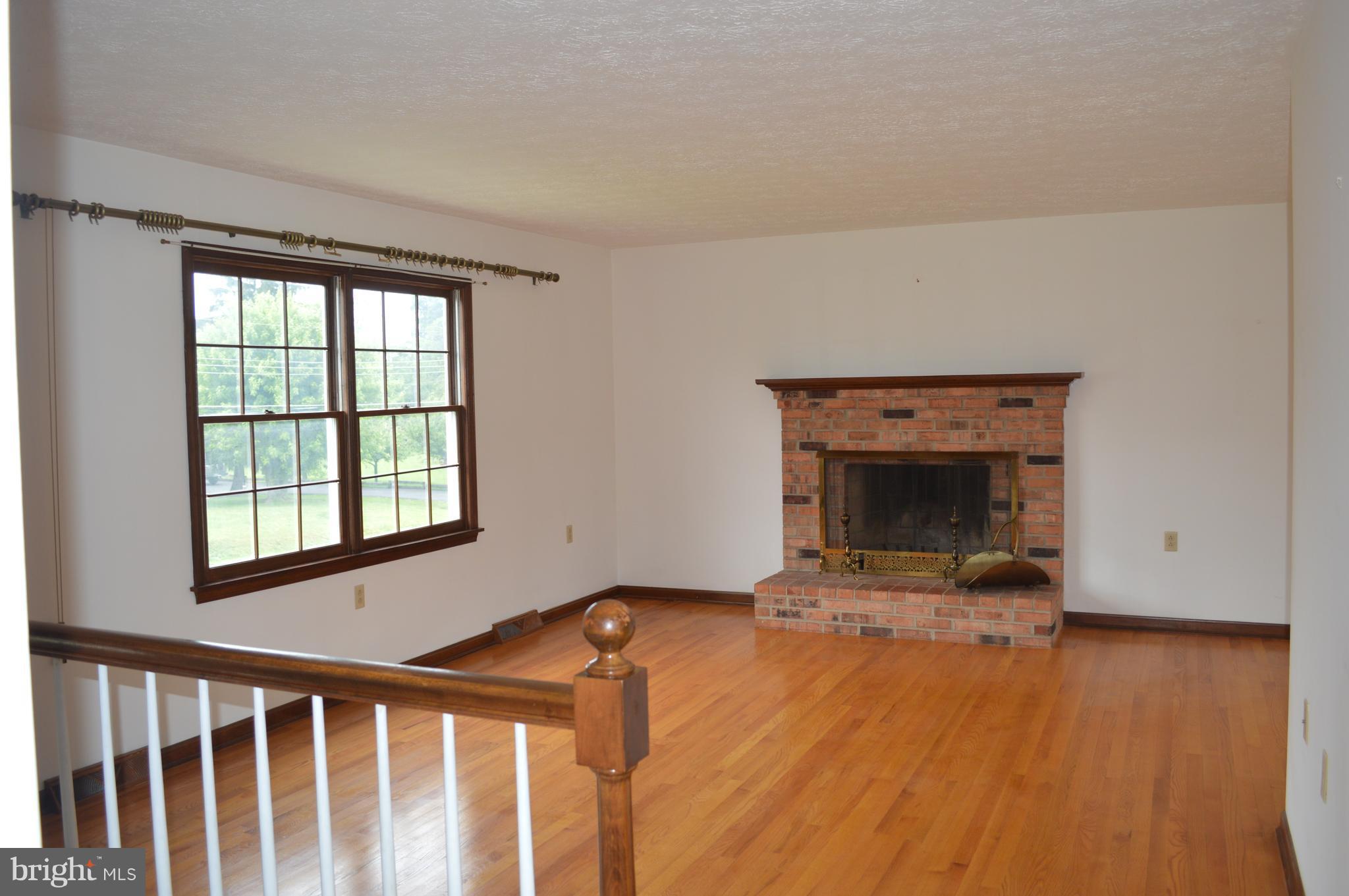 218 Ridge Road Winchester, VA 22602 - Photo 7 of 27 Family Room