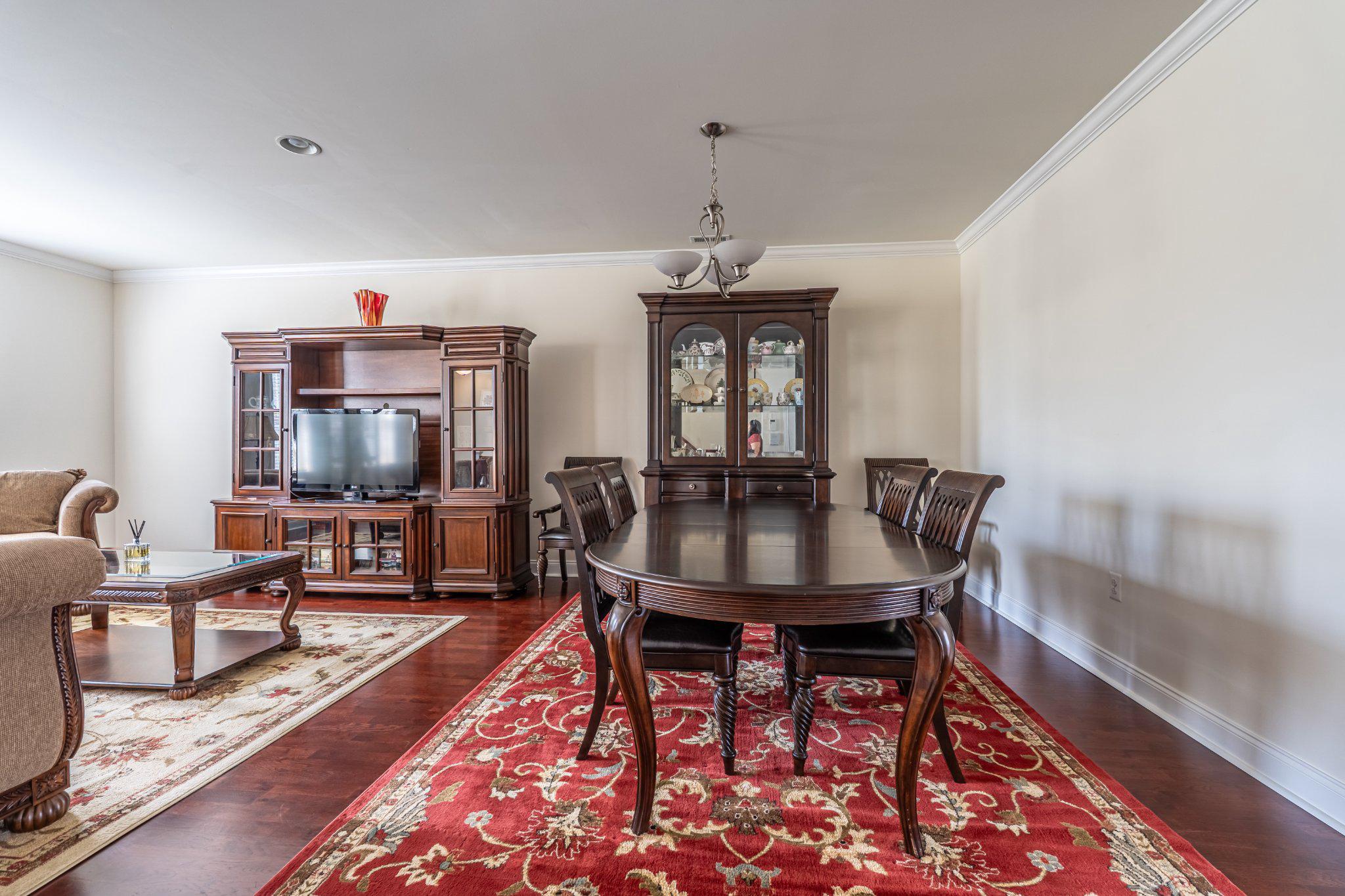 608 Captains Way Philadelphia, PA 19146 - Photo 12 of 36 a living room with furniture and a wooden floor
