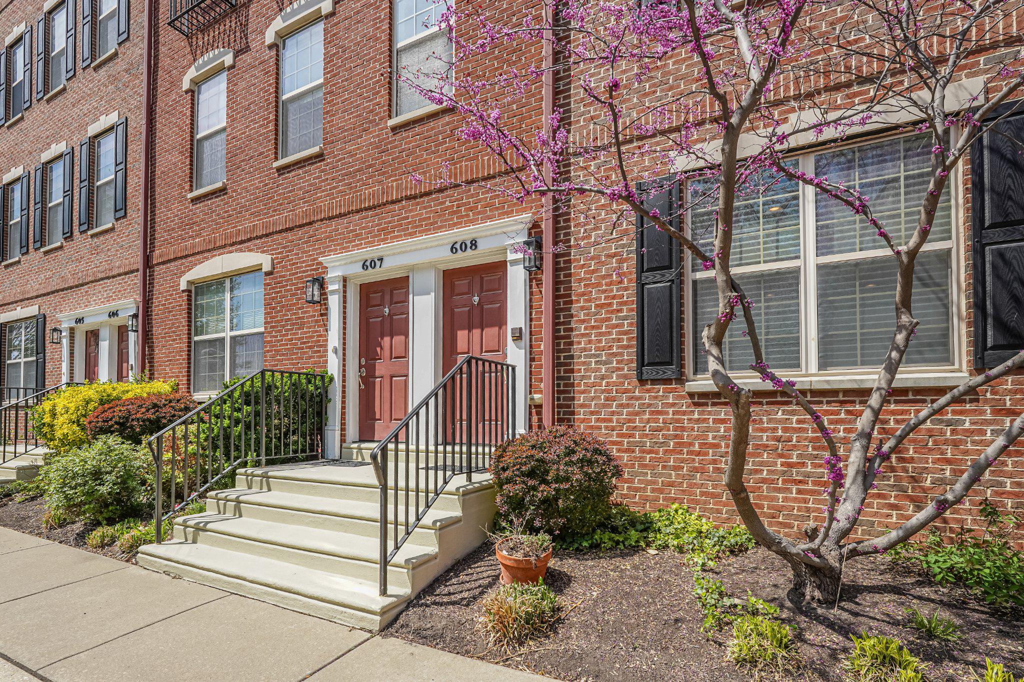 608 Captains Way Philadelphia, PA 19146 - Photo 3 of 36 a front view of a house with garden