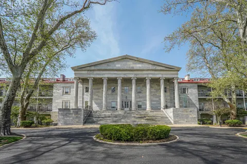 $800,000 | 608 Captains Way, Philadelphia, PA 19146