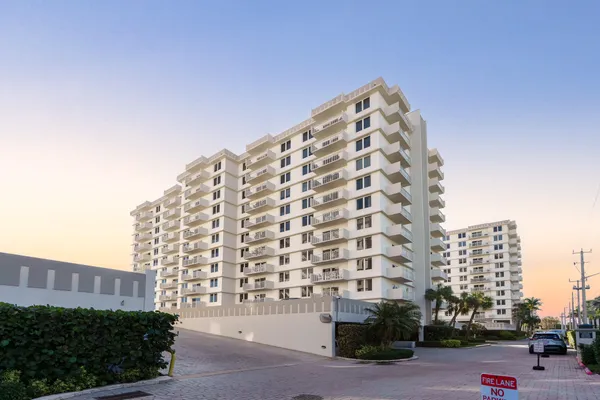 $3,700 | 3221 South Ocean Boulevard, Unit 1006, Highland Beach, FL 33487