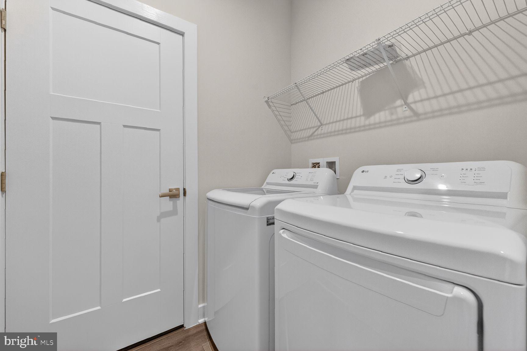 42548 Invergordon Terrace Sterling, VA 20166 - Photo 22 of 30 Laundry